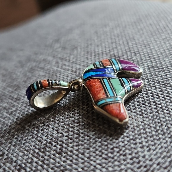 Amazing Vintage Native American Inlaid Bear Pendant 💙🐻💜 - Picture 3 of 16